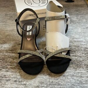 NEW!! Steve Madden Black and Silver Embellished Sandals